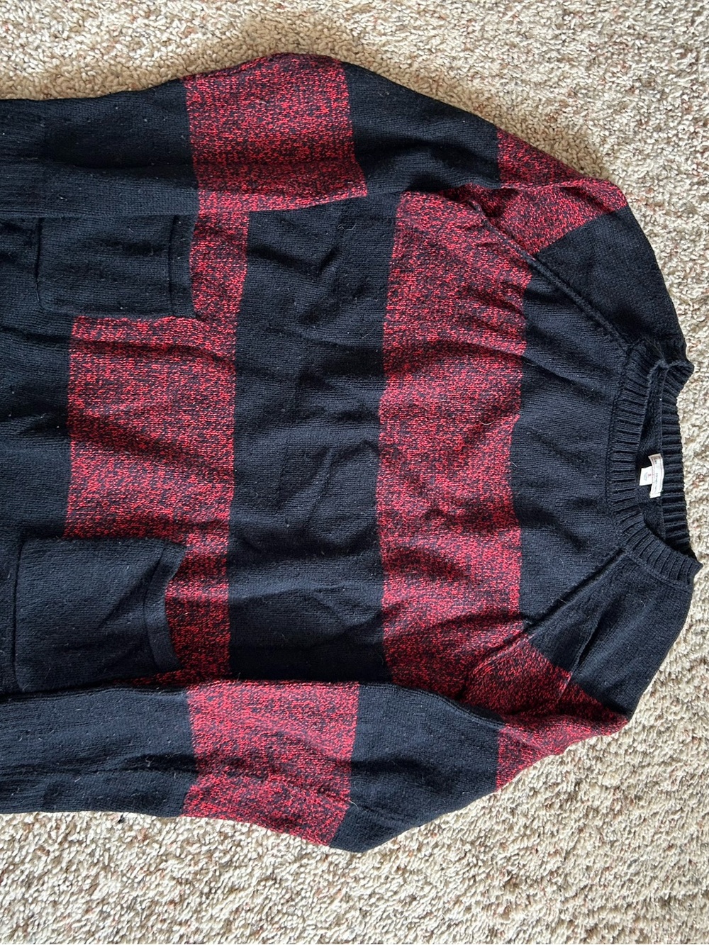 vintage gap black and red sweater